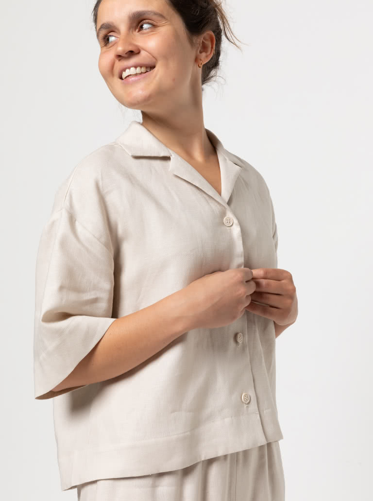 Albie Woven Shirt By Style Arc - Short box shaped shirt with a dropped shoulder and square shaped elbow length sleeve.