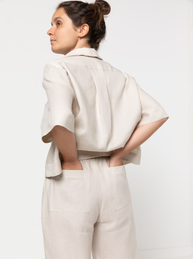 Albie Woven Shirt By Style Arc - Short box shaped shirt with a dropped shoulder and square shaped elbow length sleeve.