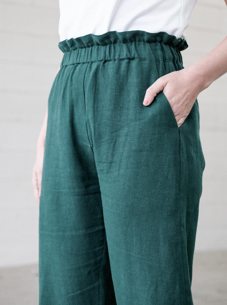 Barry Woven Pant By Style Arc - Elastic waisted pant with a slight balloon shaped darted leg.