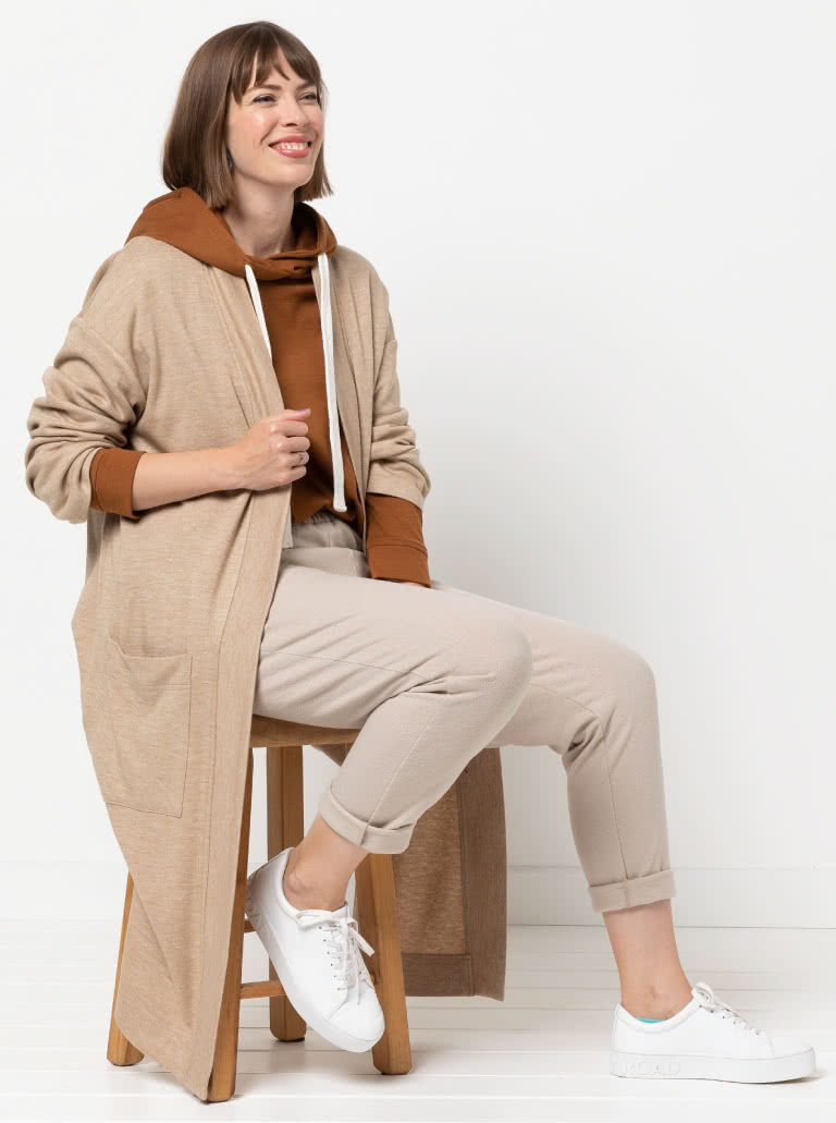 Ernie Knit Pant By Style Arc - A leisure wear essential the Ernie Knit Pant is designed for comfort. Pair with the Bert Knit Top and sneakers for casual days.