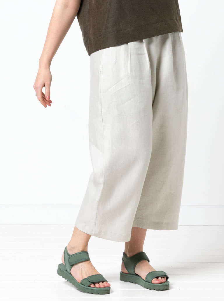 Ethel Designer Pant By Style Arc - Elastic waist crop Gaucho pant.