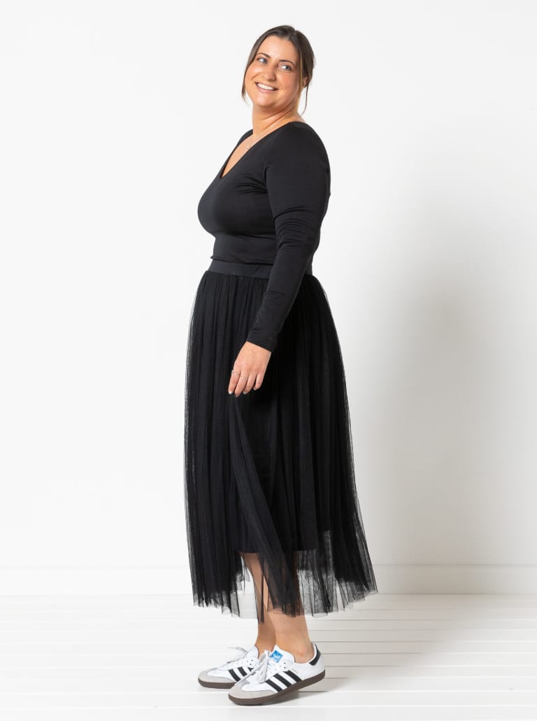 Farrah Knit Bodysuit By Style Arc - Stretch knit basic bodysuit with neck and sleeve options.
