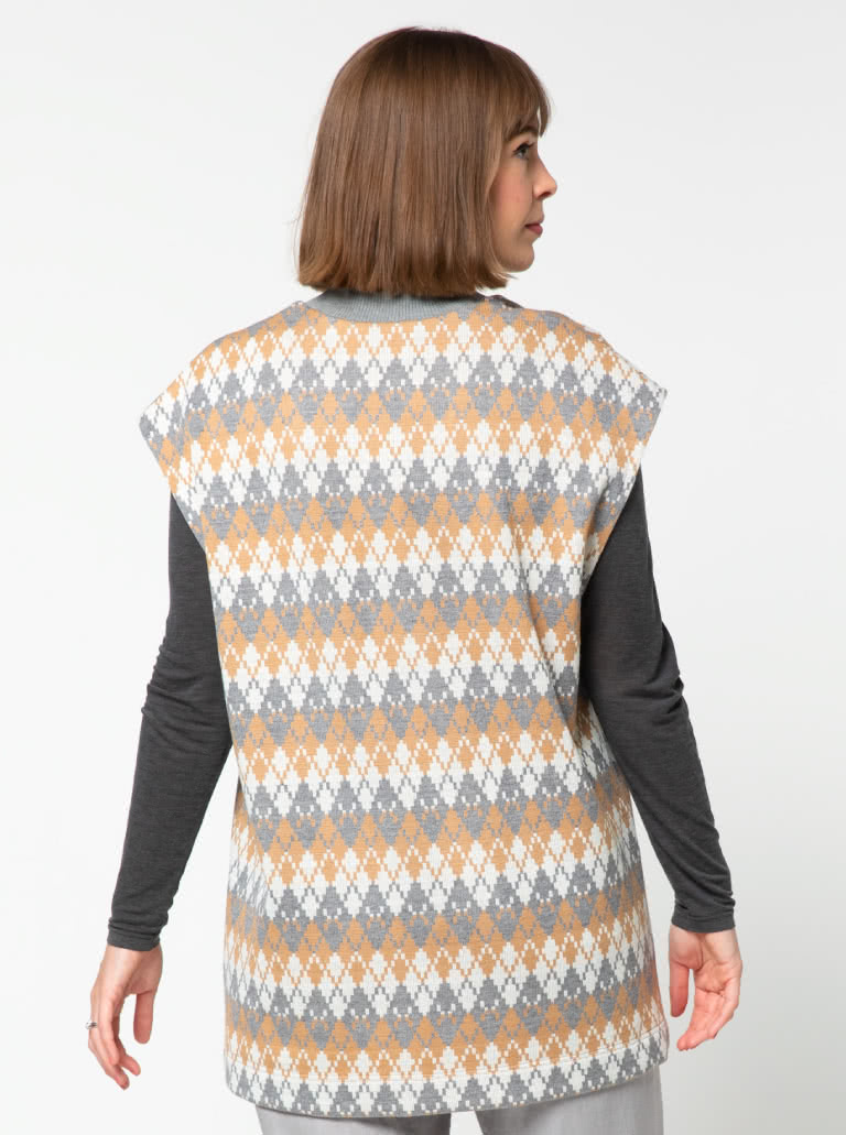 Keith Knit Vest By Style Arc - Long line vest with a deep "V" neck and dropped shoulders.