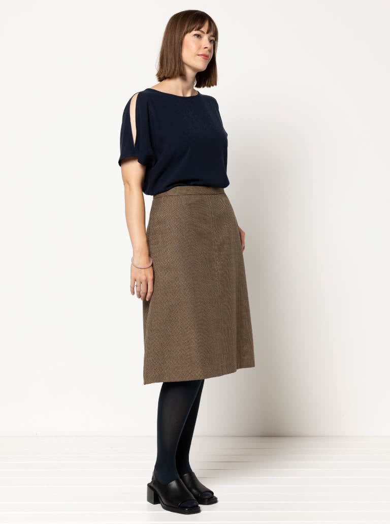 Mary-Ann Skirt By Style Arc - Basic A-line skirt with slant pockets, invisible centre back zip.