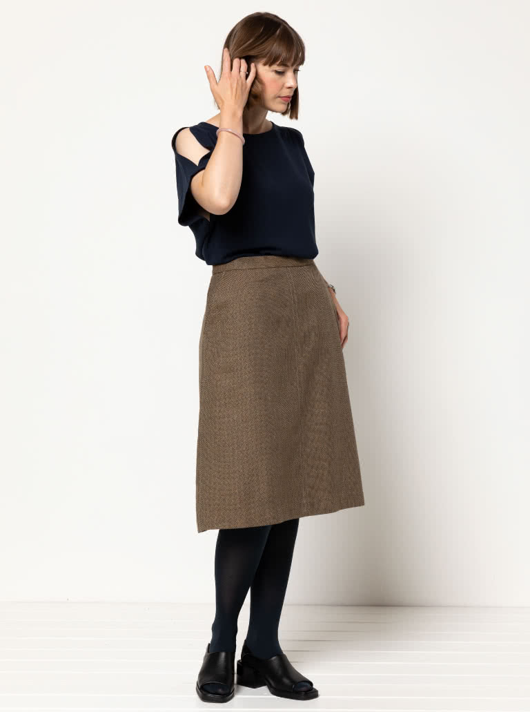 Mary-Ann Skirt By Style Arc - Basic A-line skirt with slant pockets, invisible centre back zip.