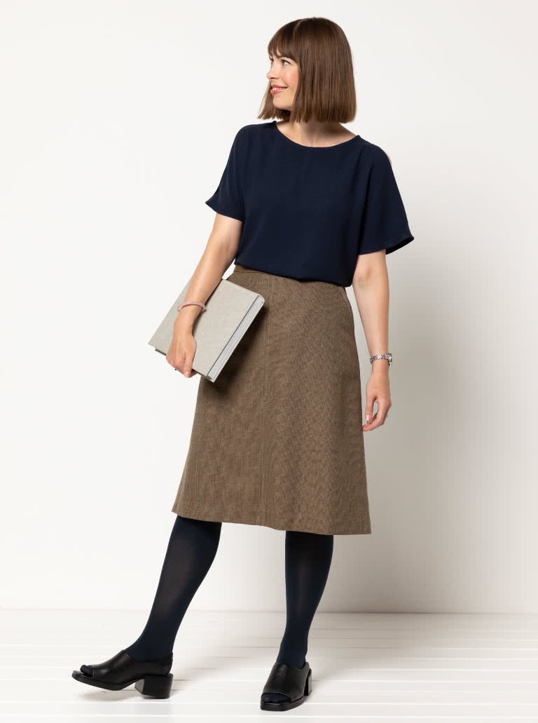 Mary-Ann Skirt By Style Arc - Basic A-line skirt with slant pockets, invisible centre back zip.