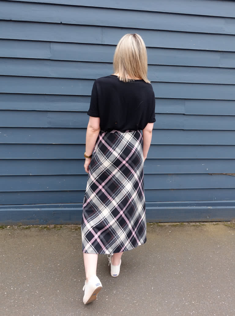 Northcote Knit Skirt By Style Arc - Elastic waist midi skirt that skims the body and slightly flares at the hemline.