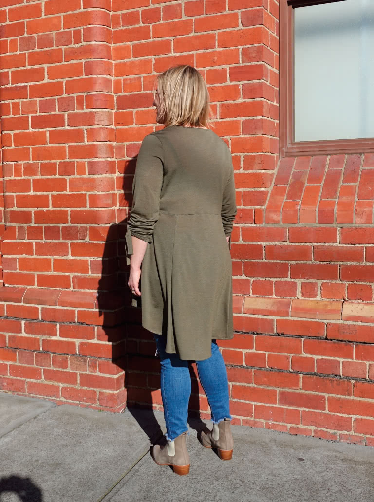 Oakley Knit Tunic By Style Arc - Tunic top featuring a panelled swing back and a 7/8th length sleeve with optional tie.