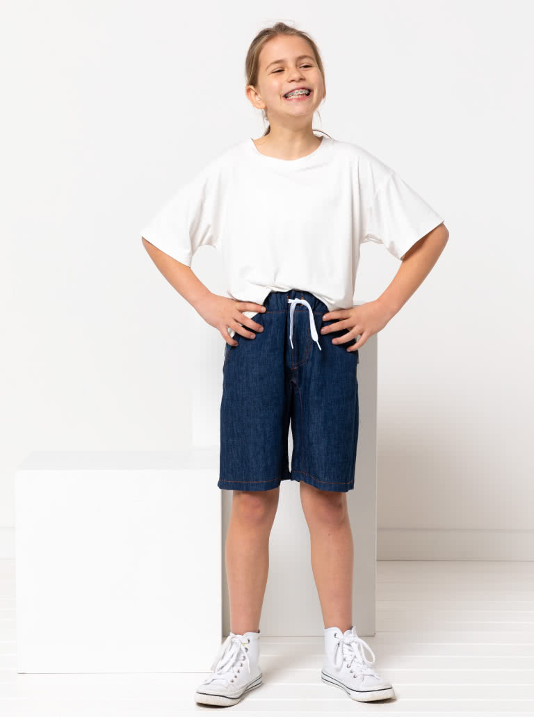 Oscar Teens Short By Style Arc - Elastic waist short featuring a crotch insert, front and back pockets, for teens 8-16