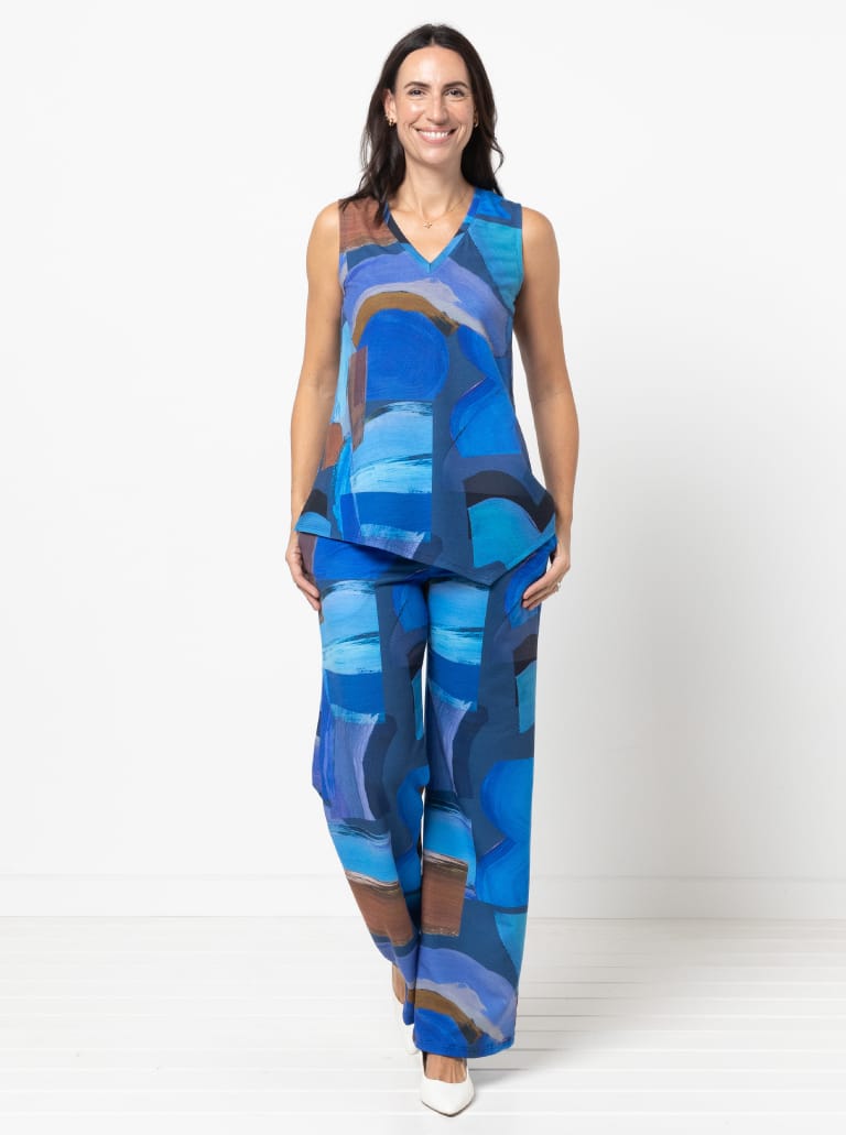 Seaside Sue Top By Style Arc - Hip-length top with an asymmetric hem and side split