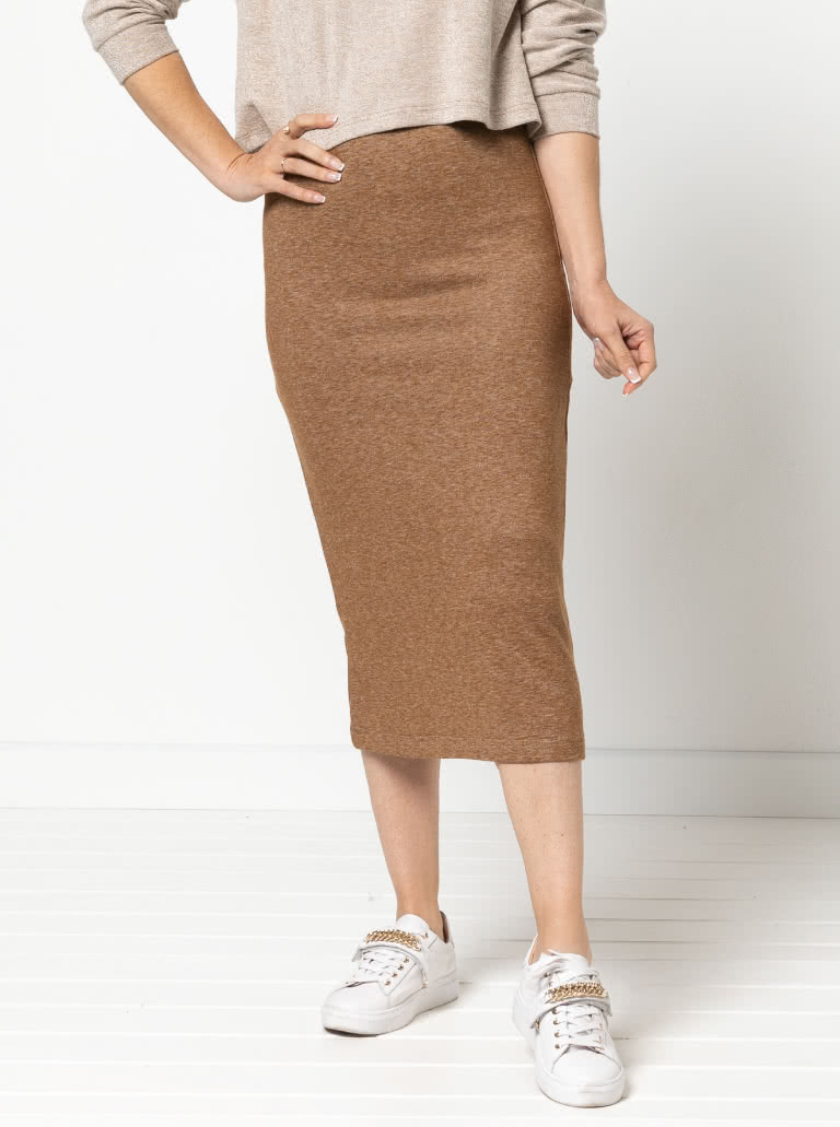 Yoyo Knit Skirt By Style Arc - Pull on pencil skirt with elastic waist.